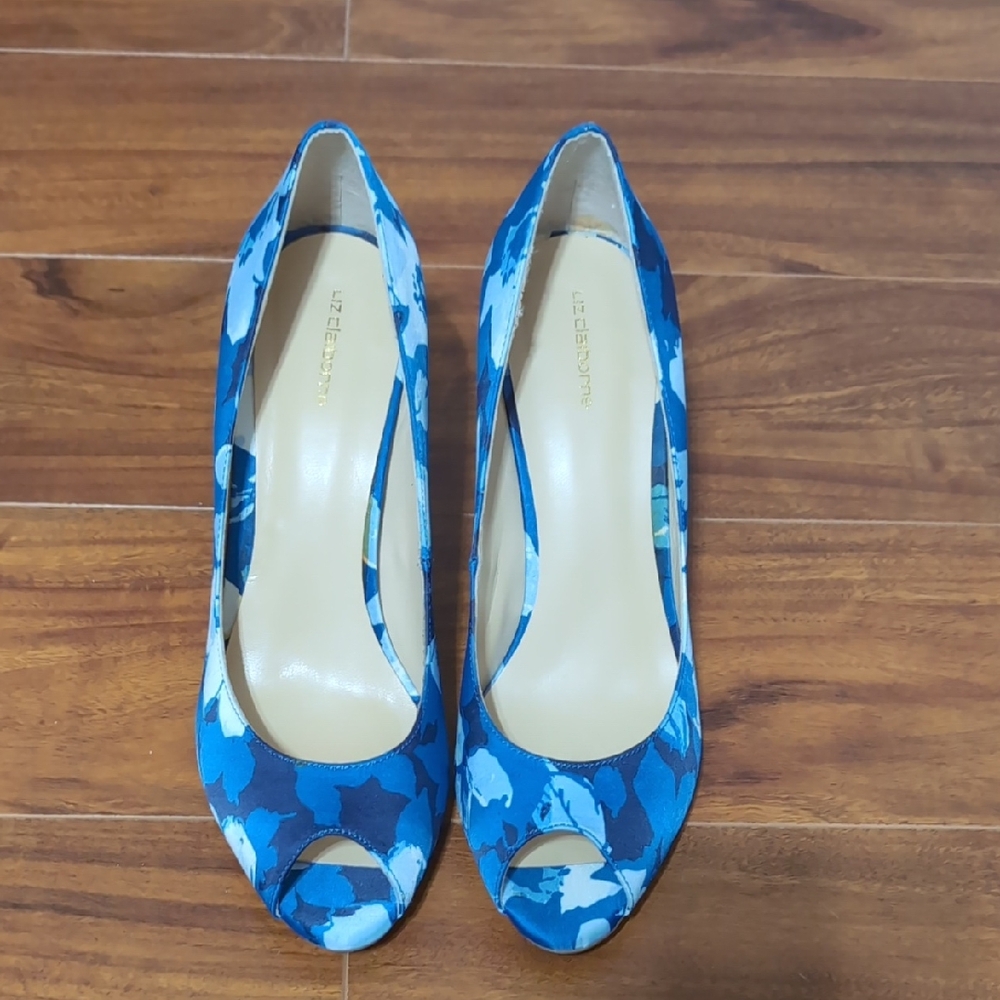 Liz Claiborne Blue and White Floral Heels